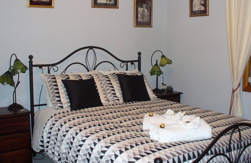 Paisley Cottage | Salter's Station self contained accommodation