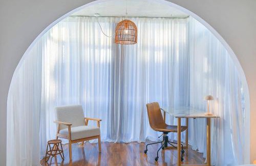 Burleigh Heads Apartment | Saltlight - Tranquil Haven by Burleigh Beach and Parks