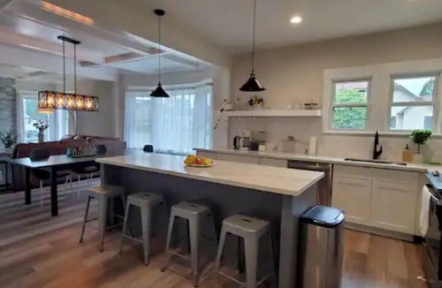 Tillamook House | Saltline Retreat
