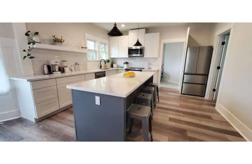 Tillamook House | Saltline Retreat