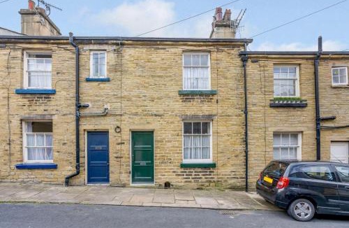 Saltaire Village House | Salts Mill Workers Cottage