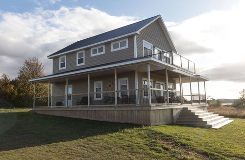 New London House | Saltwater Melody Executive Beach House