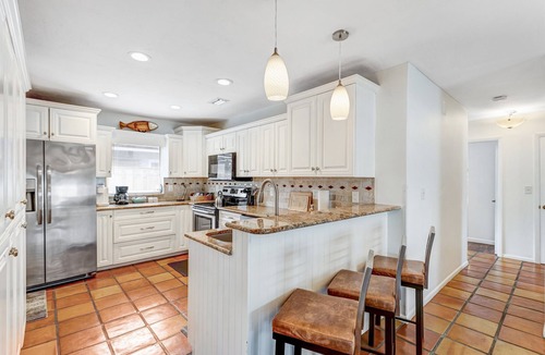 Naples Park House | Saltwater Pool + Game Room | 5 Min to Beach | Sleeps 8