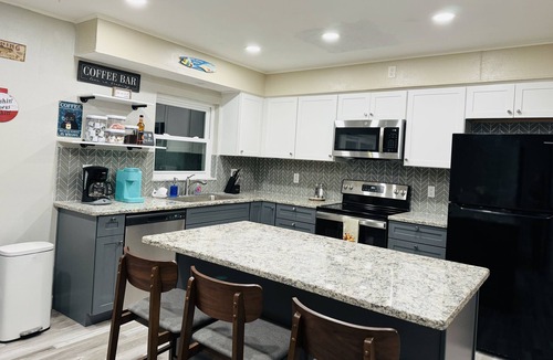 Crystal River House | Saltwater pool Near 3 Sisters Springs Boat trailer parking