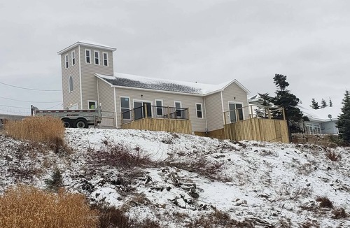Port Saunders House | Saltwater Steeple- Bell Tower Suite