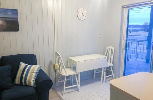 Wells Beach Hotel | Salty Breeze Studio