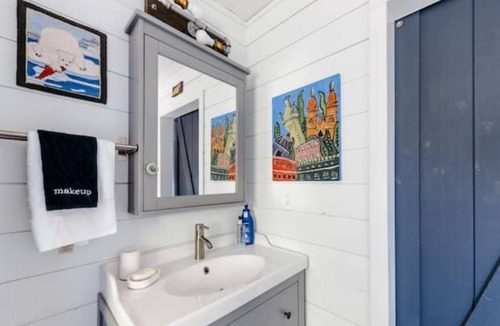 Upper Island Cove House | Salty By The Sea & Garden Shed - Upper Island Cove