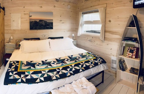 Upper Island Cove Bed & Breakfast | Salty By The Sea