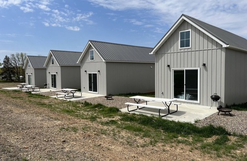 Monroe City Cabin | Salty Cedar Cabin #4