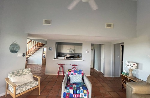 Elmaton Condo | Salty Dog - Bahia de Matagorda Condo - Front Row Beach View - HOA Pool Access