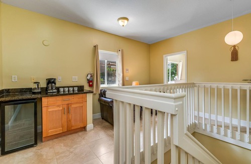 River Oaks Apartment | Salty Fox 5BD Oasis w Spa Beach Downtown