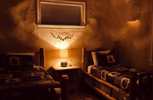 White Sulphur Springs Cabin | Salty King Salt Lodge