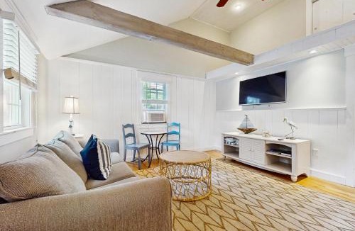 West Yarmouth House | Salty Kisses Unit 20