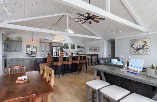 Deep Hole House | Salty Oyster | Waterfront living at it