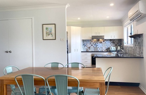 Caves Beach House | Salty Paws Caves Beach - Pet friendly