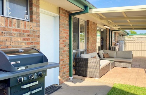 Caves Beach House | Salty Paws Caves Beach - Pet friendly