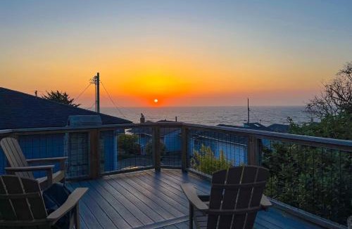 Depoe Bay House | Salty Sunsets