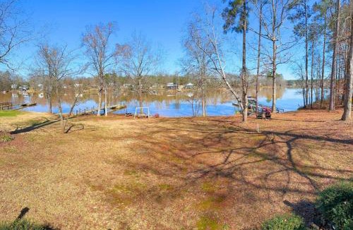 Prosperity Apartment | Saluda Lake Escape