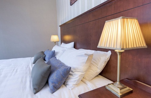 Perth Hotel | Salutation Hotel