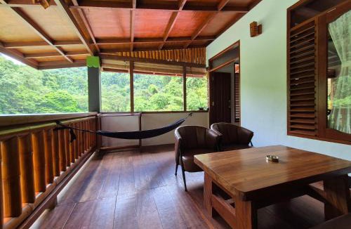 Bukit Lawang Hotel | Sam's Bungalows And Treks