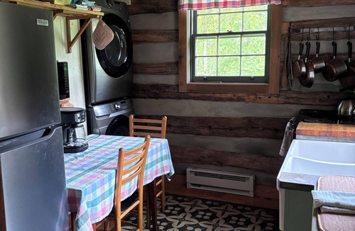 Bentonville Cabin | Sam White Cabin Serene and private