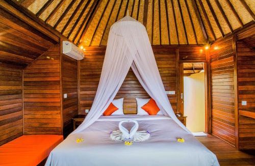 Mushroom Bay Resort | Samanta Huts