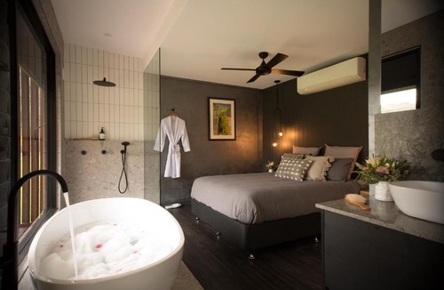 Cheshunt House | Sambar Hills- Kings #3