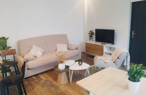 Pont-sur-Sambre House | Sambre and nature