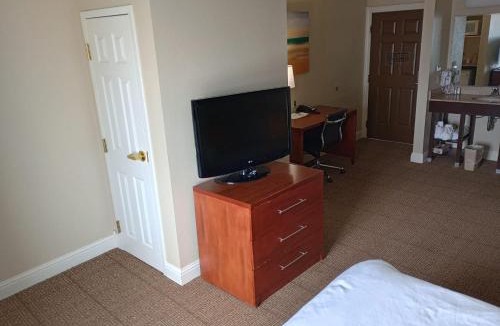 Central Oklahoma City Hotel | SAMIR Stay at NW Expressway