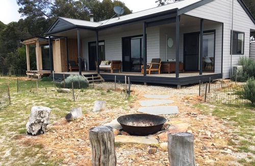 American River House | Samphire, Absolute Waterfront