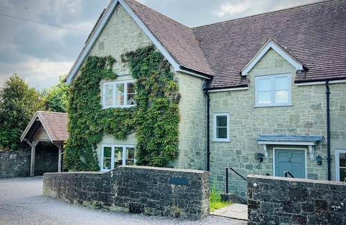Shaftesbury House | SAMSTONE, pet friendly, with open fire in Ludwell