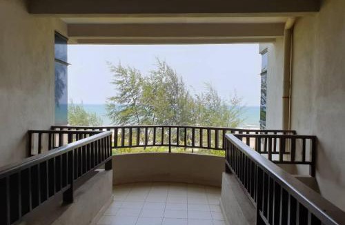 Balok Apartment | Samsuria Exclusive Beach Penthouse