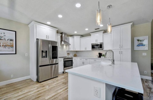Stone Oak House | San Antonio 4BR House ~Sparkling Pool ~Stylish