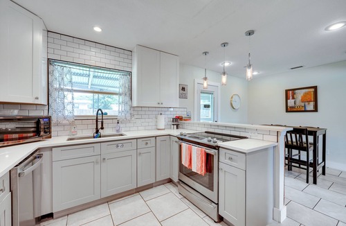 Shearer Hills - Ridgeview House | San Antonio Home, 2 Mi to Airport - Pets Welcome!