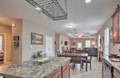 Wetmore House | San Antonio Home w/Hot Tub: Near Golf & Shopping