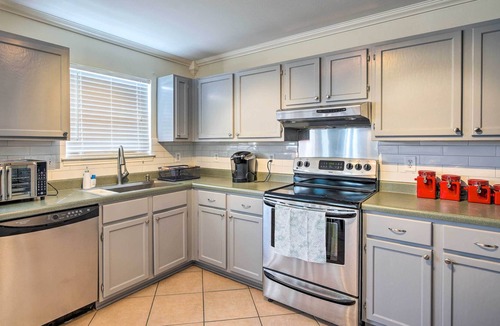 West San Antonio House | San Antonio House w/ Yard - 18 Mi to Downtown