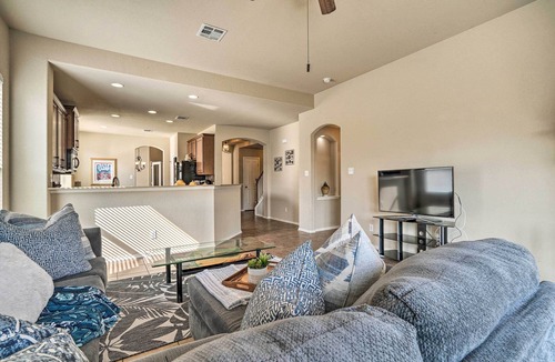 Timberwood Park House | San Antonio Retreat w/Fireplace + Pool Access!