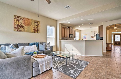 Timberwood Park House | San Antonio Retreat w/Fireplace + Pool Access!