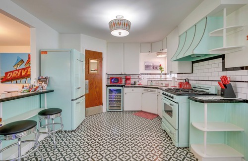 Alamo Heights Cottage | San Antonio Retreat w/Private Hot Tub & Gas Grill