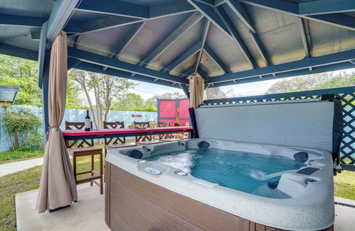 Alamo Heights Cottage | San Antonio Retreat w/Private Hot Tub & Gas Grill