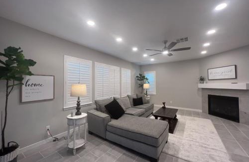 Mount Helix House | San Diego Luxury Oasis