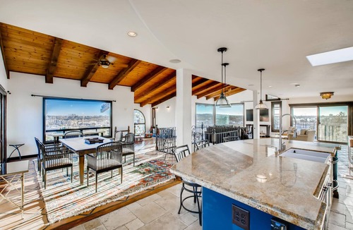 Morena House | San Diego Villa heated pool, jacuzzi and sunset-views