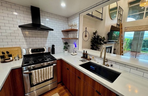 Hunters Point Condo | San Francisco - Modern Bay View Loft w/King Bed & 2 Baths