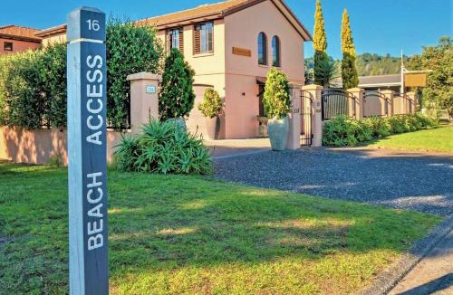 Whangamata Villa | San Marco Luxury Tuscan Beachside Villa