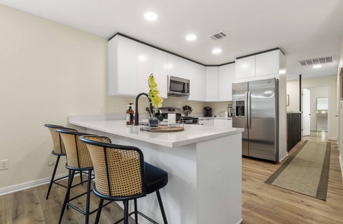 Millview East House | San Marcos King Retreat by TXST, River & Downtown