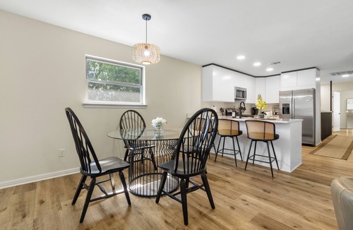 Millview East House | San Marcos King Retreat by TXST, River & Downtown