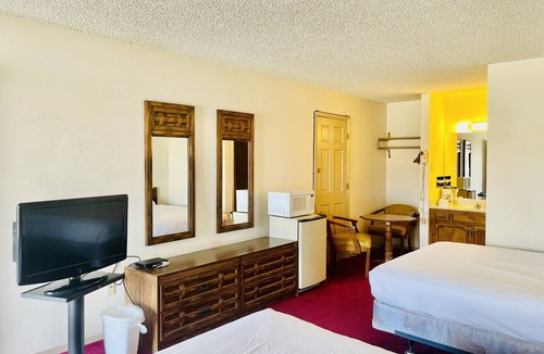 Polvadera Hotel | San Miguel Inn