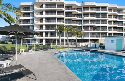 Tugun Apartment | San Simeon 4 - Ground Floor, Absolute Beachfront T