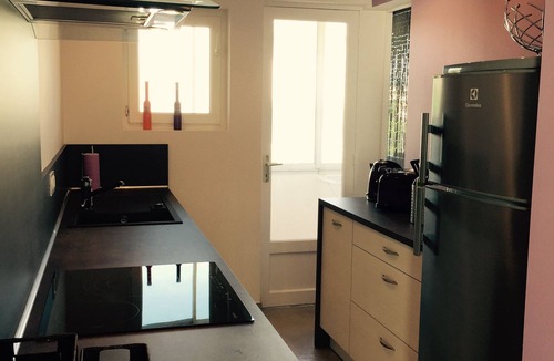 Six-Fours-les-Plages Apartment | Sanary Bay Beachfront Apartment