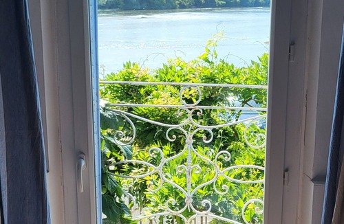 Saint-Satur House | Sancerre: Lovely furnished house renovated in 2025 with full view of the Loire Valley